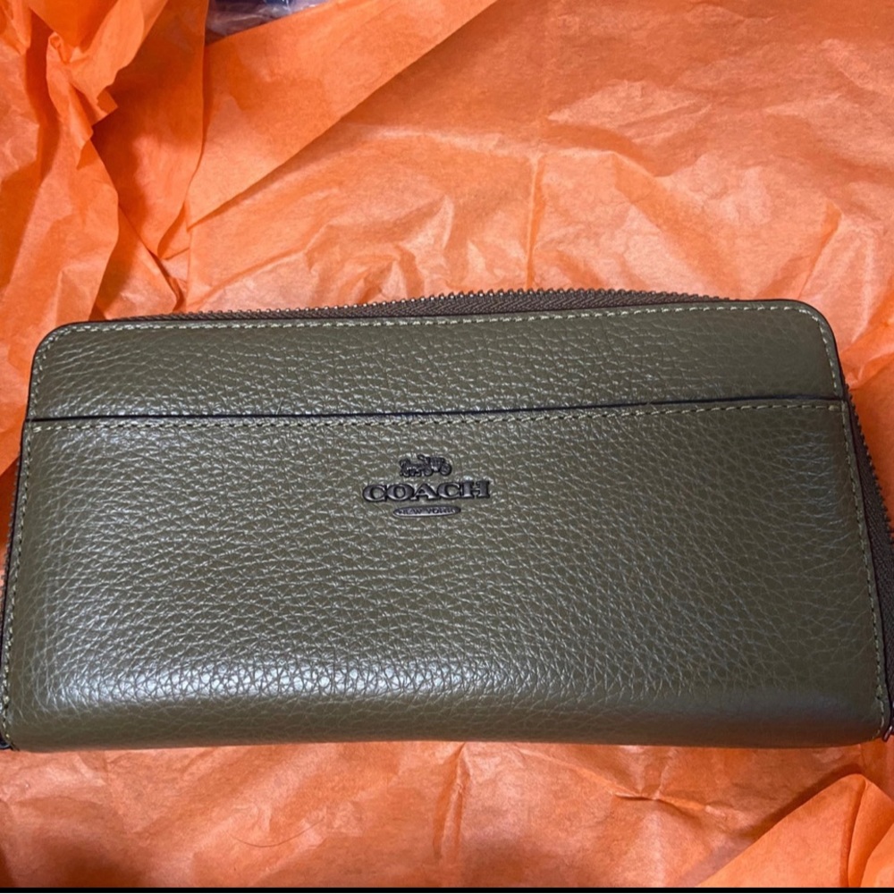 COACH| Accordion Wallet Like New